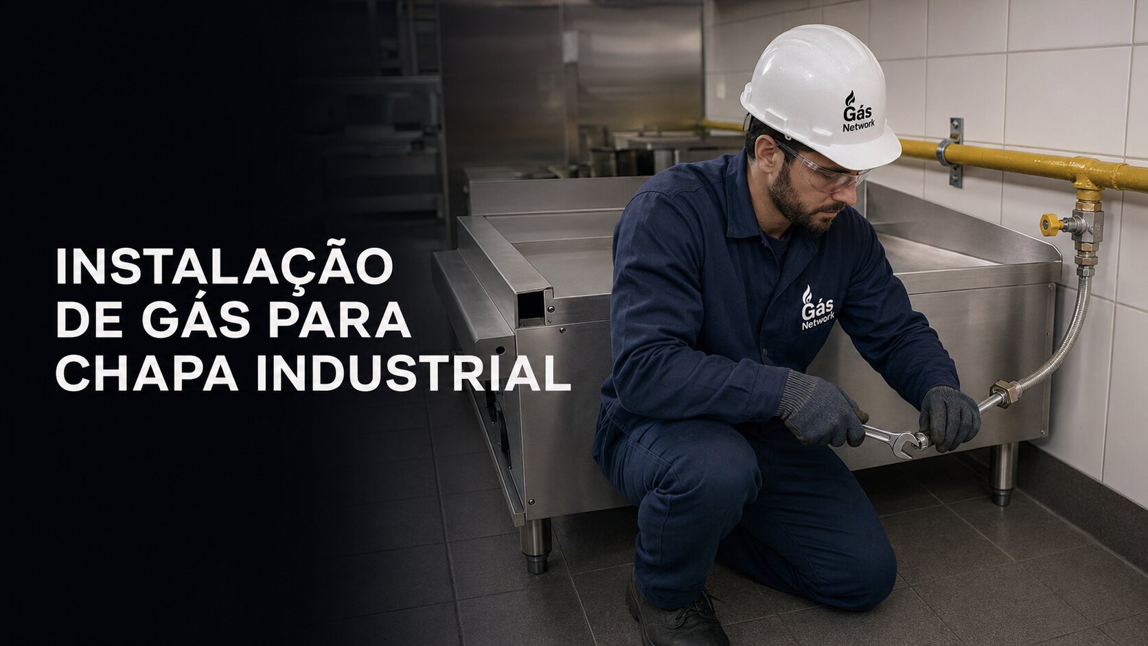 Técnico da Gás Network instalando gás na conexão traseira de chapa industrial